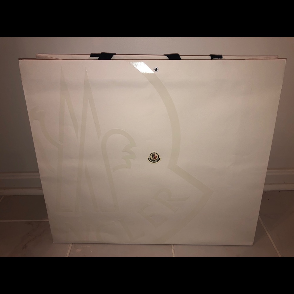 #Moncler#Bag#Consignment#Boutique#Shoppingbag